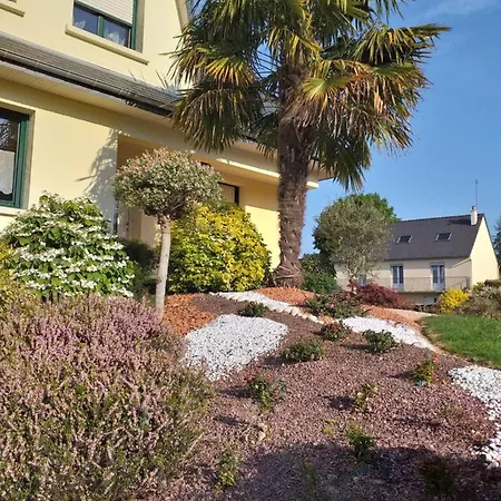 19,avenue John Kennedy Bed and Breakfast Breteil